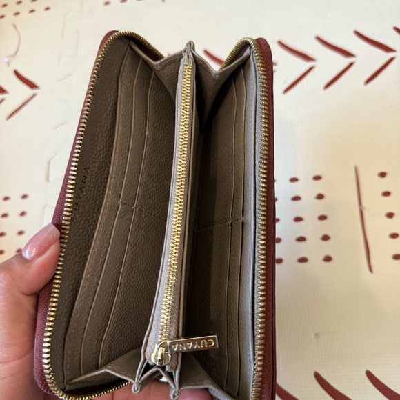 Cuyana Burgundy Leather Wallet with Gold Zipper - Picture 6 of 10